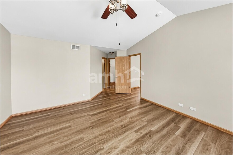Building Photo - 2771 Cranston Cir