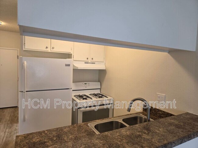 Building Photo - 10075 Tujunga Canyon Blvd