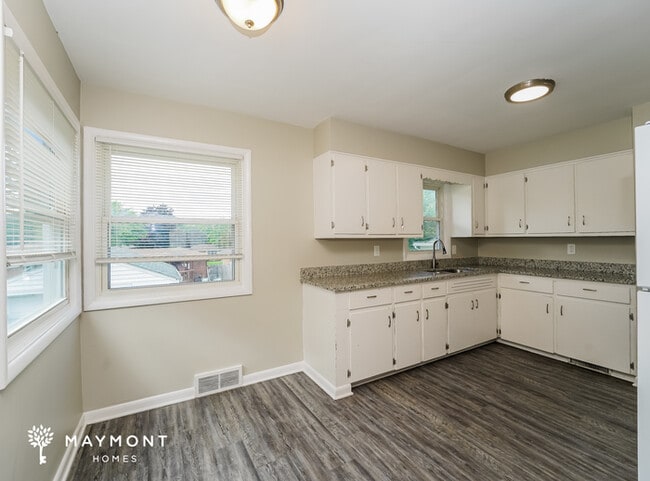 Building Photo - 37 Orrville Ave