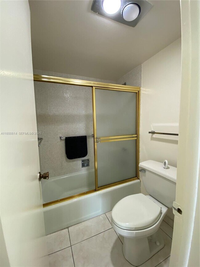 Building Photo - 16751 NE 9th Ave