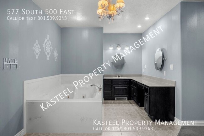 Building Photo - 577 S 500 E St