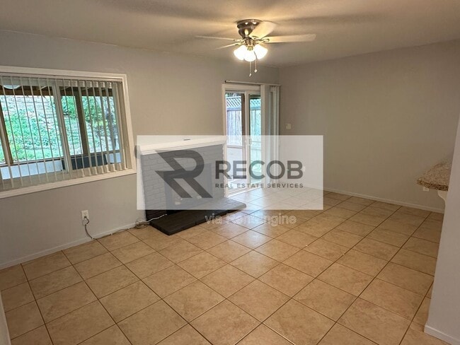 Building Photo - 4859 Campanile Dr