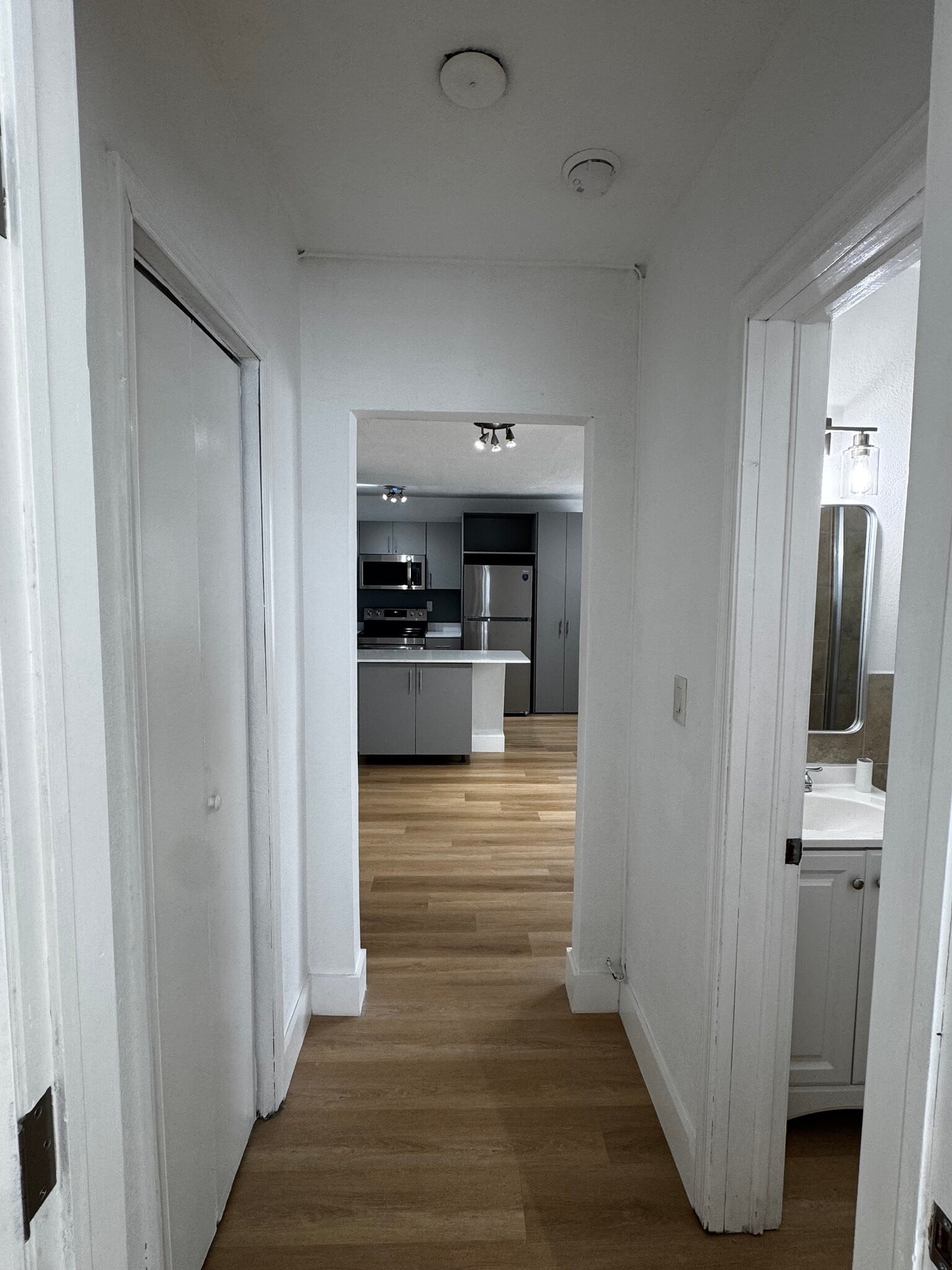 Building Photo - 7928 Harding Ave