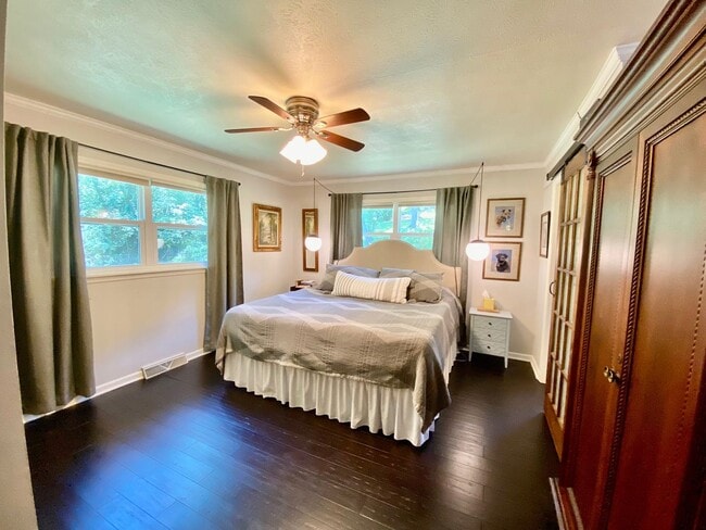 Building Photo - North AVL - Spacious Home with Large Yard and Outdoor Fireplace!