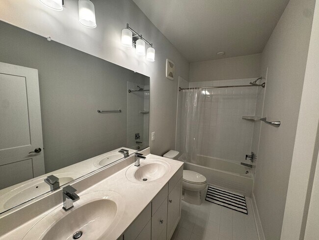 Building Photo - 654 Noush Ct