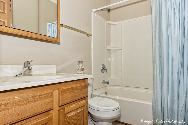 Building Photo - 5850 Fieldstone Trail