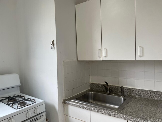 Building Photo - 192 Garth Rd