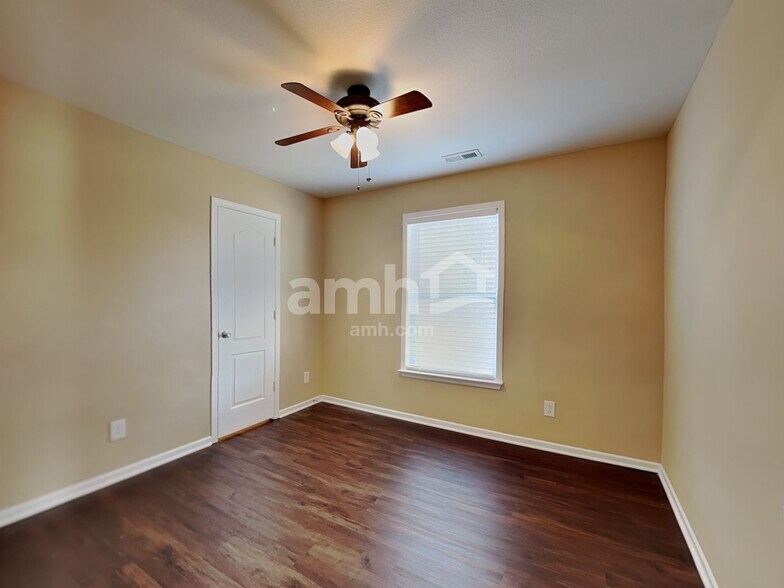 Building Photo - 4112 Lakewood Glen Dr