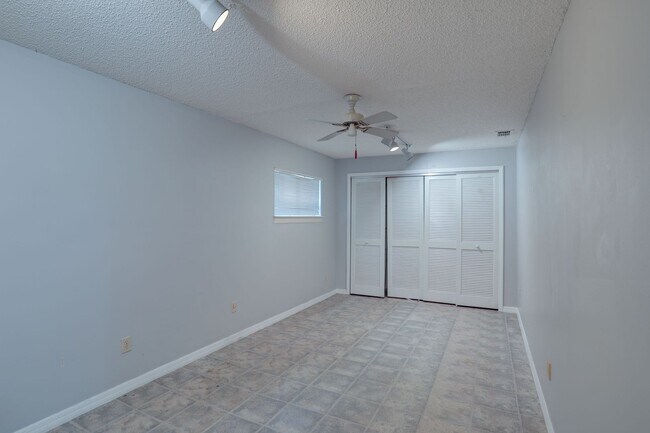 Building Photo - 5212 Abelia Dr