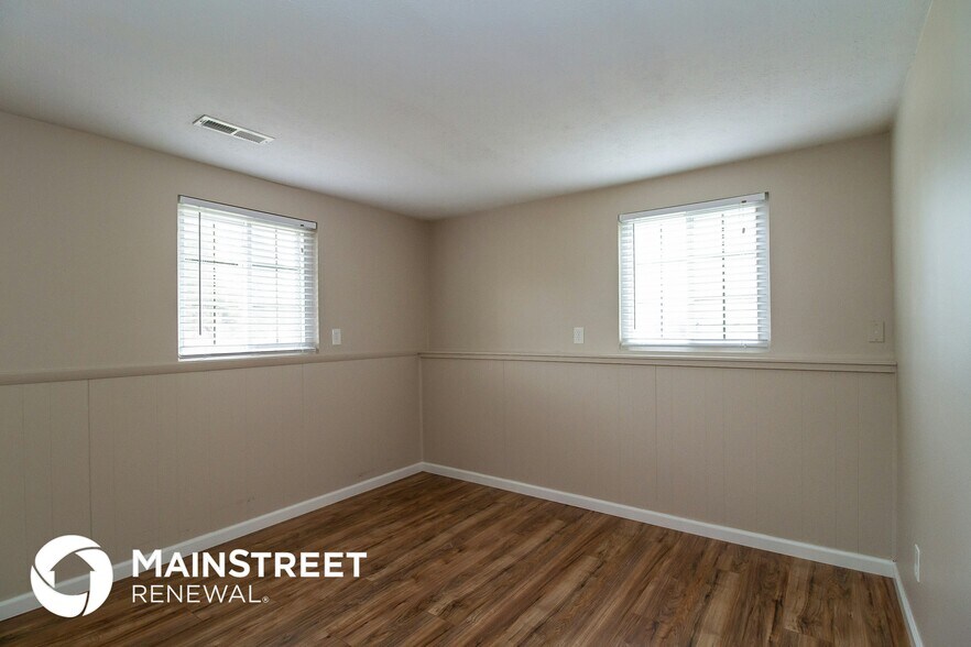 Building Photo - 4504 Lunenburg Dr