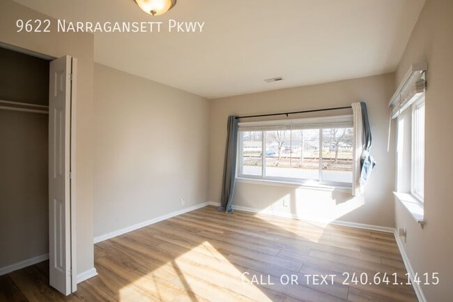 Building Photo - 9622 Narragansett Pkwy