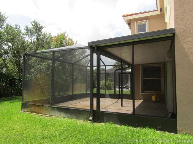 Building Photo - 1756 SW Jamesport Dr