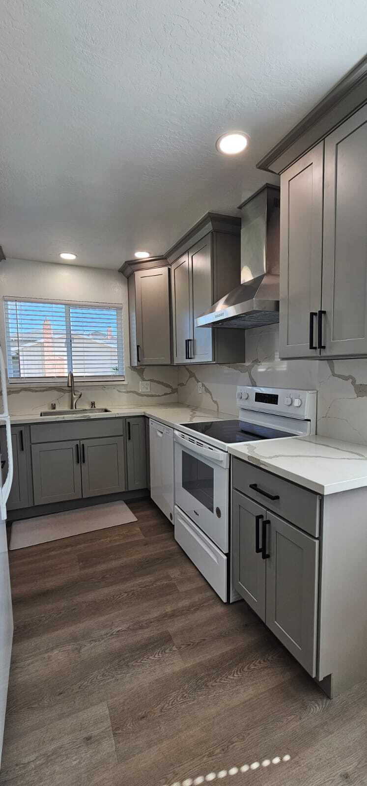 Building Photo - 451 Carneros Ave