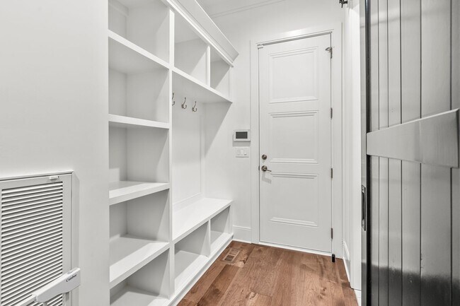 Building Photo - Incredible 5BD, 5BA North Raleigh Home with Bonus Room and Exercise Space