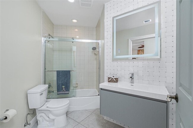 Building Photo - 3313 Sunset Key Cir