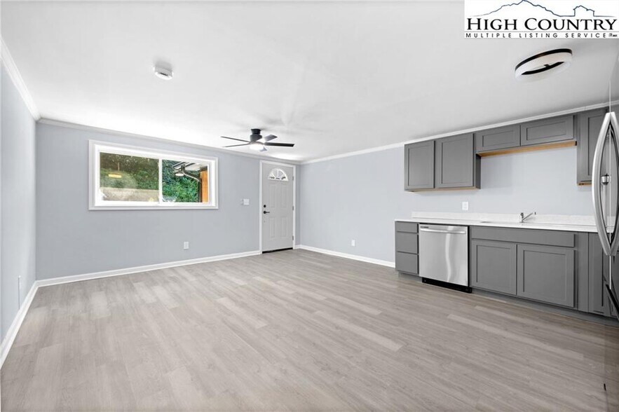 Building Photo - 1175 Bamboo Rd