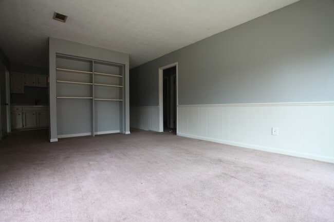 Building Photo - 2bed/1.5 bath on Pride Avenue Available for August 2026!