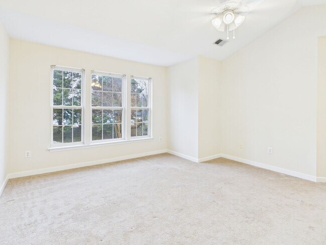 Building Photo - 5313 Golf Villa Ln