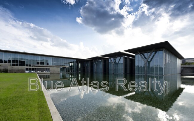 Building Photo - 1712 Dakar Rd W
