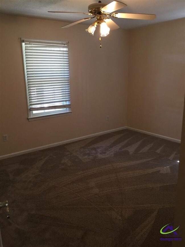 Building Photo - 203 Avalon Dr