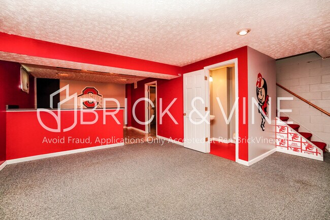 Building Photo - 5465 Avonhurst Ct