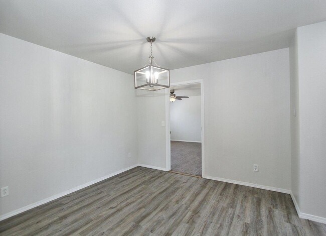 Building Photo - Immaculate Single-Level Home in Quiet Neighborhood