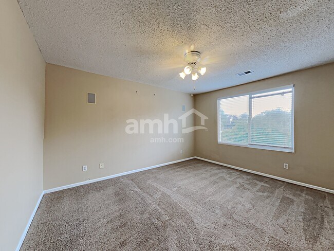 Building Photo - 9595 Canberra Dr