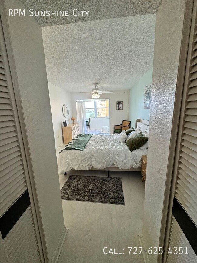 Building Photo - 4550 Cove Cir
