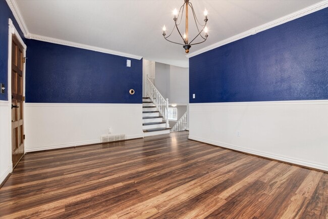 Building Photo - 2608 S Cimarron St