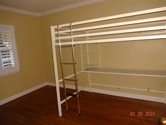 Building Photo - 1144 Delaney Ave