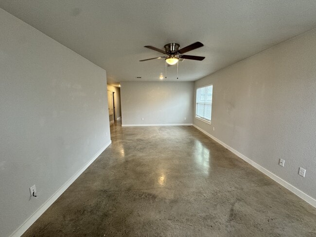 Building Photo - 1415 Shoshoni Trail