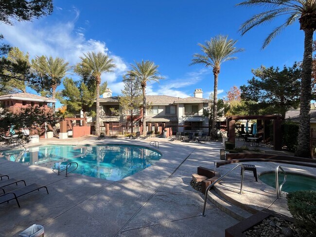 Building Photo - Summerlin Fully Furnished Condo on Golf Course!