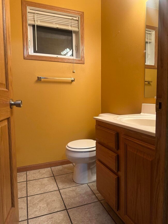 Building Photo - 903 8th Ave N