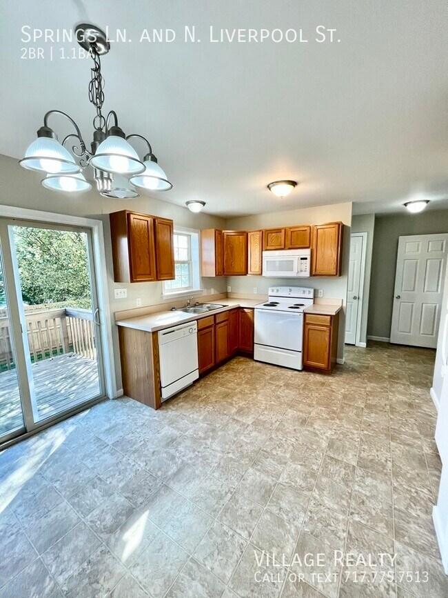 Building Photo - 155 Springs Ln