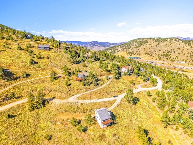 Building Photo - 1244 Hyland Dr