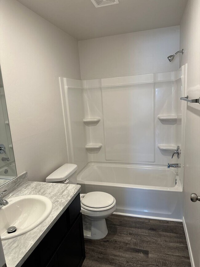 Building Photo - *Preleasing Now!  Three Bedroom | Two Bath Home in Saratoga