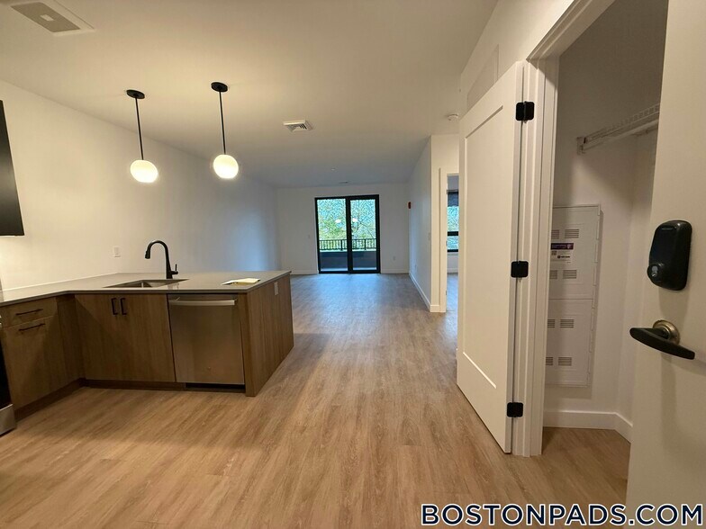 Building Photo - 199 Gardner St