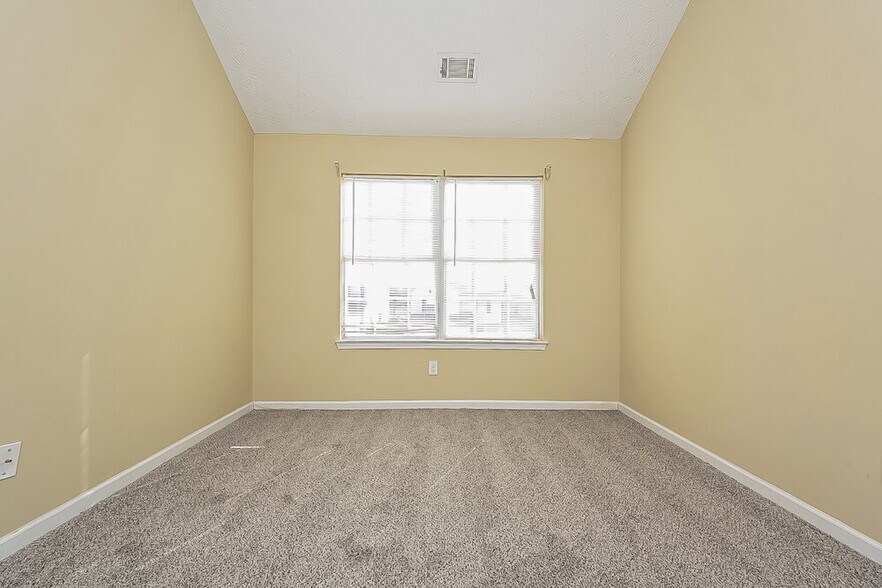 Building Photo - 7420 Garnet Dr