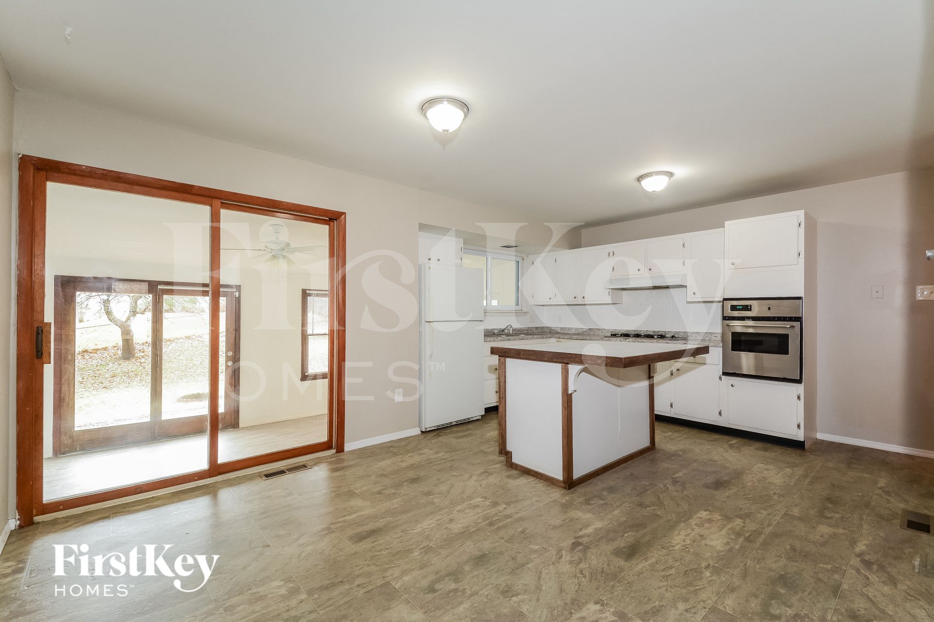 Building Photo - 1432 Glenmeade Dr