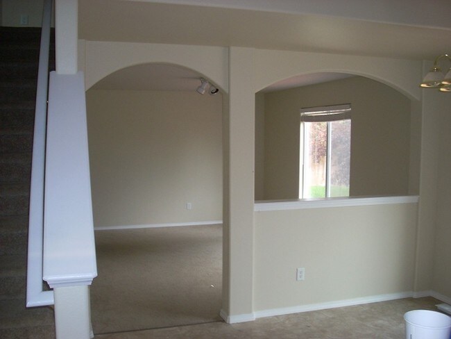 Building Photo - 4004 E Park Ridge Dr