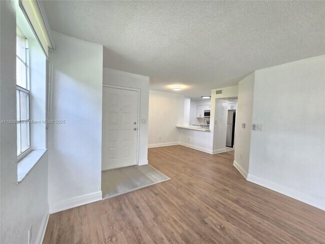 Building Photo - 2890 N Oakland Forest Dr