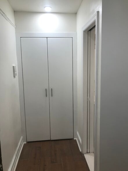 Floor to ceiling closet - 1061 Clay Ave