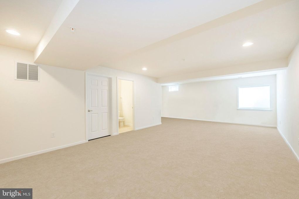 Building Photo - 176 Tulsk Rd