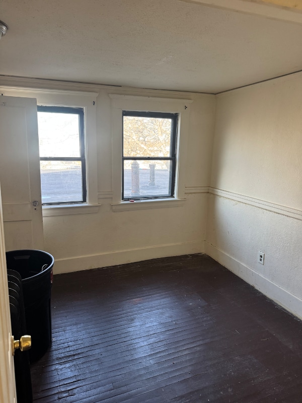 Building Photo - 215 Main St