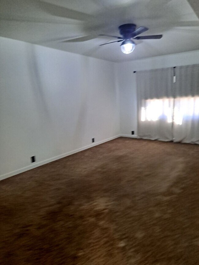 Building Photo - 936-10 Molello   #25-27 Villa Drive