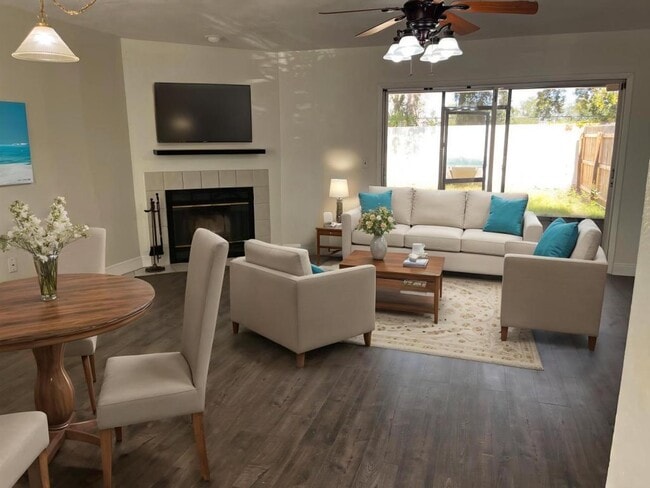 Building Photo - 7617 Tamarind Ave