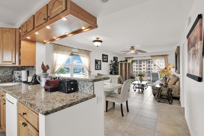 Building Photo - 2871 N Ocean Blvd