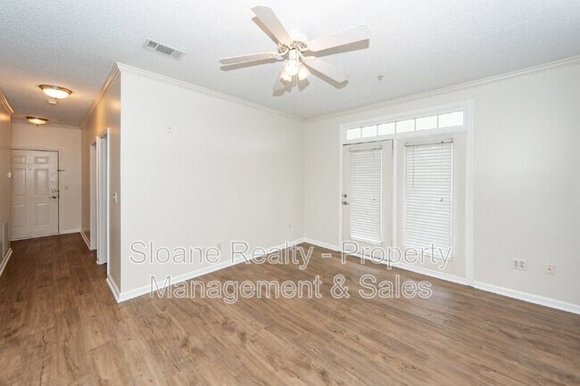 Building Photo - 45 Sycamore Ave