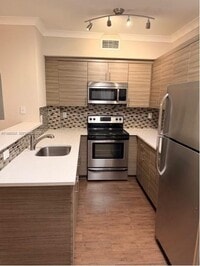 Building Photo - 222 Sidonia Ave