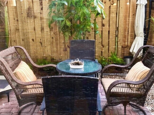 Building Photo - 10776 NW 84th Ln